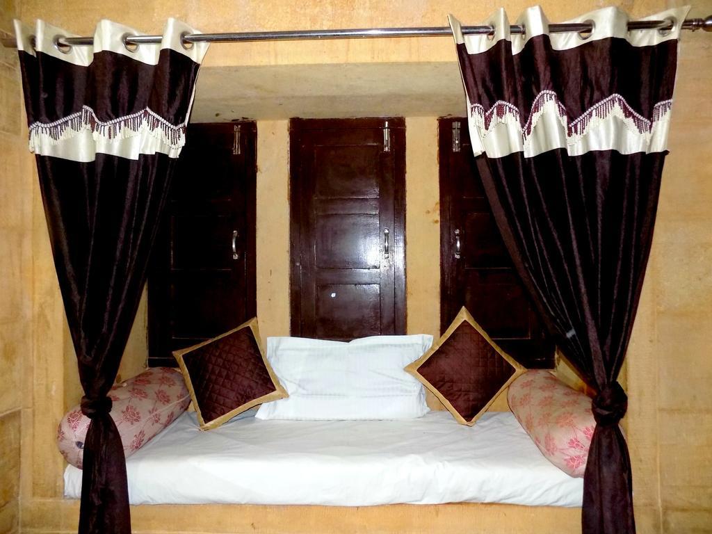 Hotel Fotiya Jaisalmer Eksteriør billede